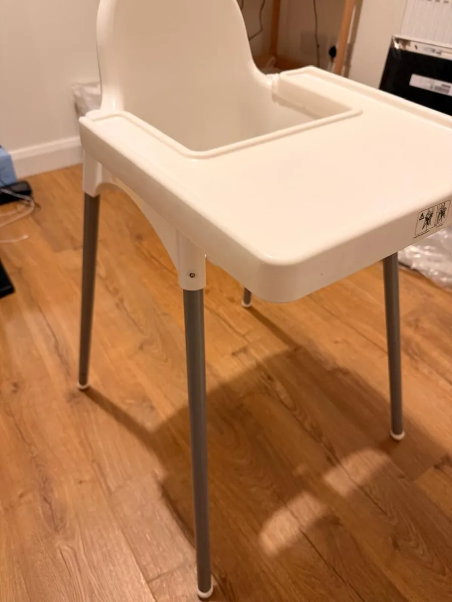 Baby high chair - Image 1