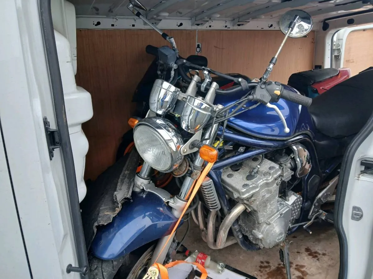 Suzuki bandit 600 - Image 1