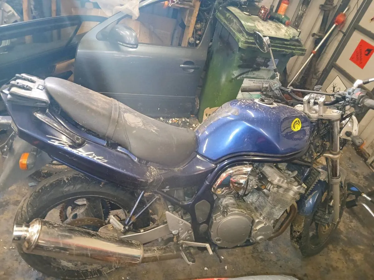 Suzuki bandit 600 - Image 2