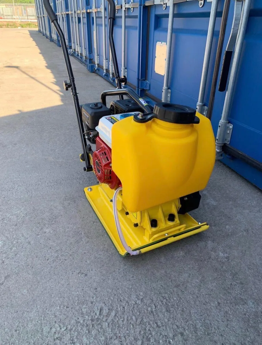 BRAND NEW WACKER PLATE - Image 1