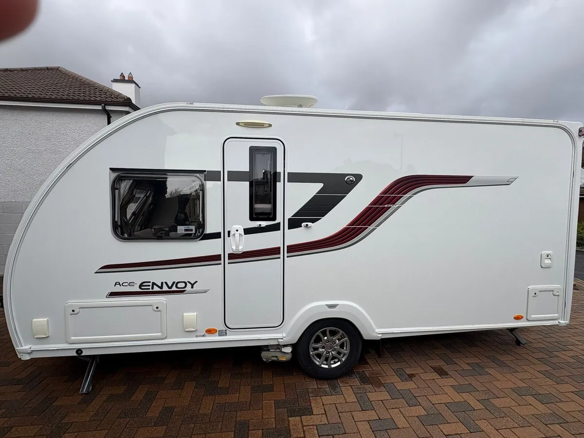 Swift Ace Envoy caravan - Image 1