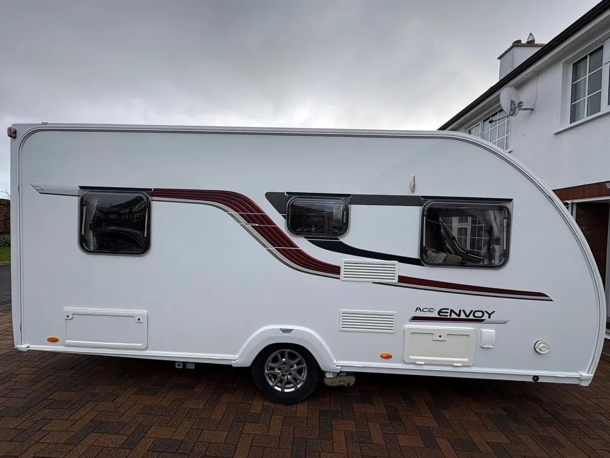 Swift Ace Envoy caravan - Image 2