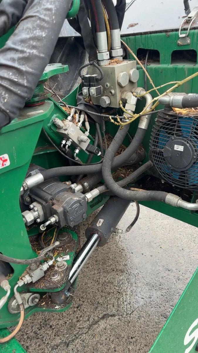 Spearhead hedge cutter - Image 2