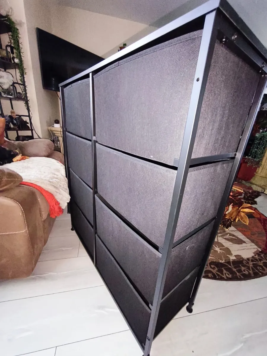 "perfect set of drawers" - Image 3