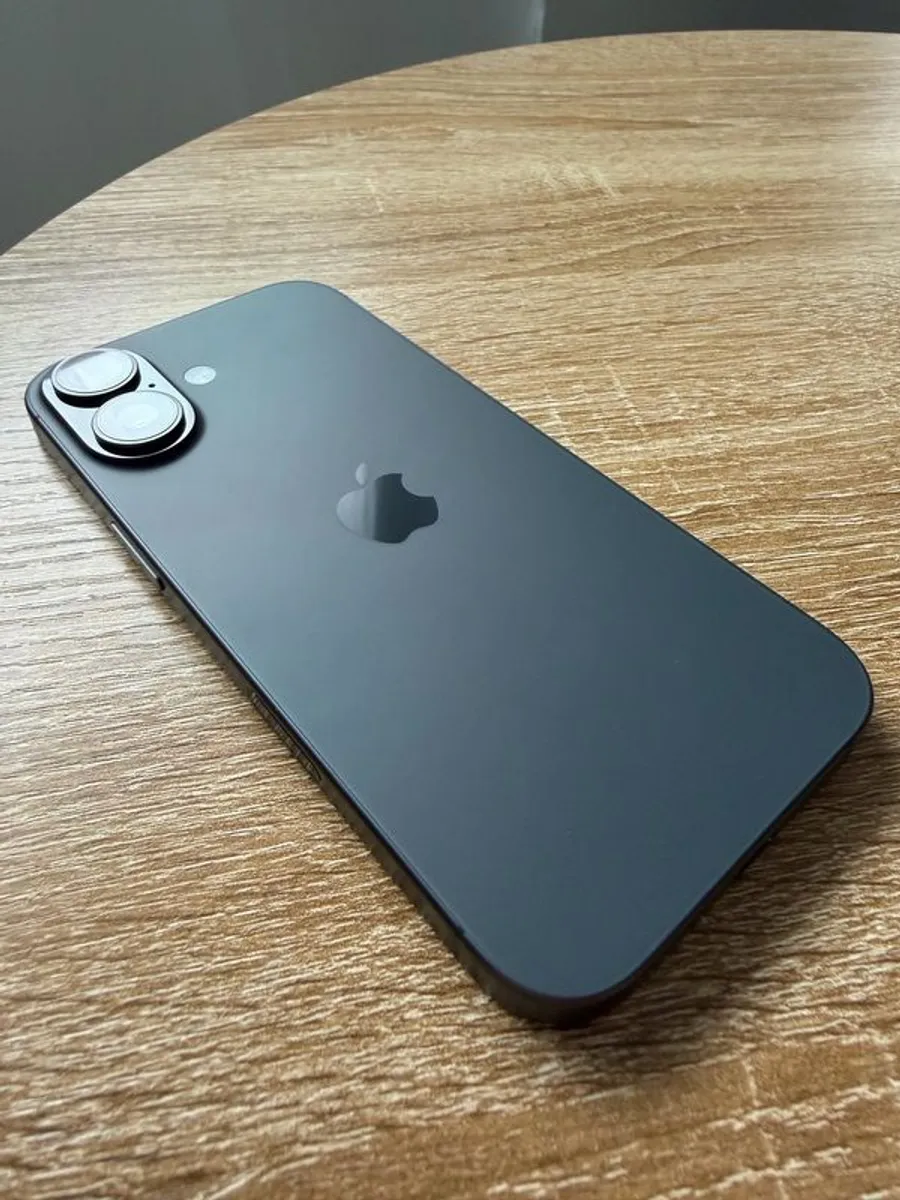 Apple iPhone 17 256GB unlocked in excellent condition. - Image 2