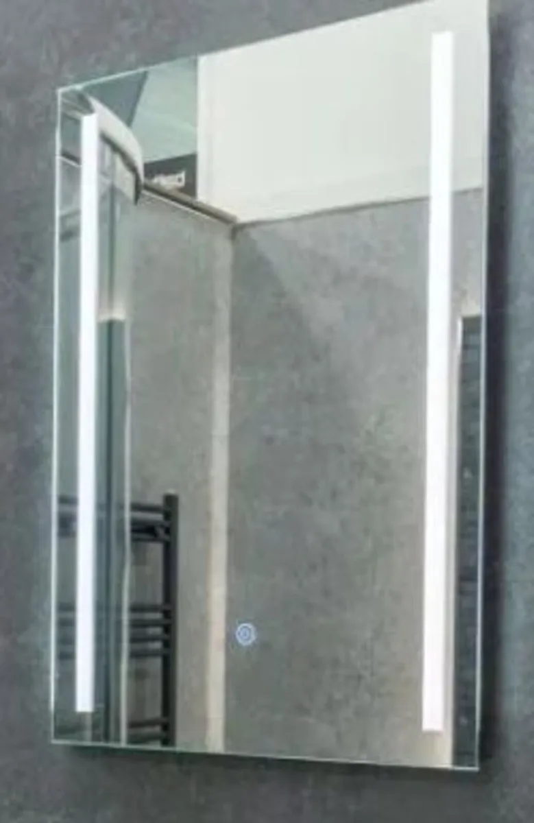 Vesu Mini Chrome Accessory Bundle with Mirror - Image 2