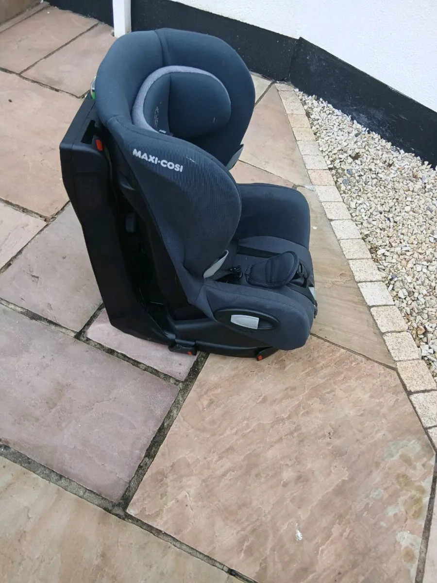 Car seat - Image 1