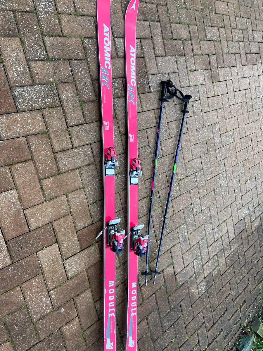 Downhill. Skis - Image 1