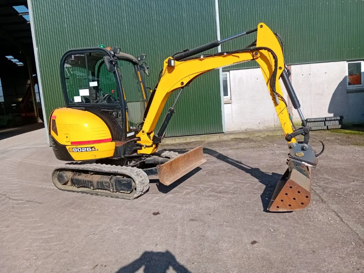 JCB mini digger - Image 1