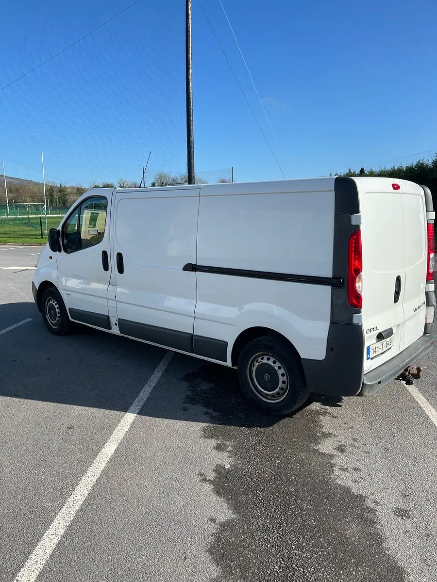 2014 Vivaro 189 kilometres New Doe - Image 4