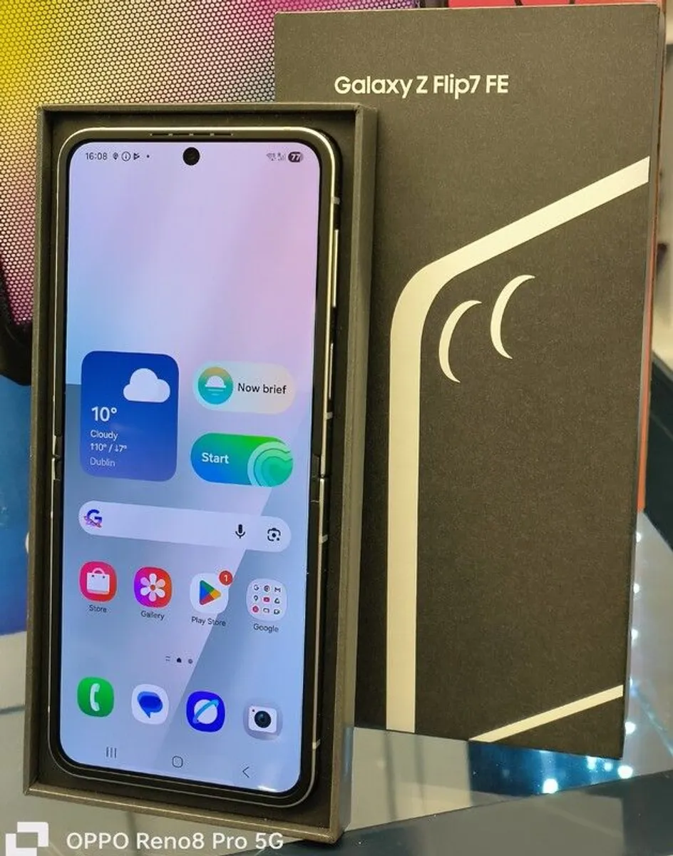Samsung Galaxy Z Flip7 FE 128GB Dual Sim Unlocked White Excellent - Image 4