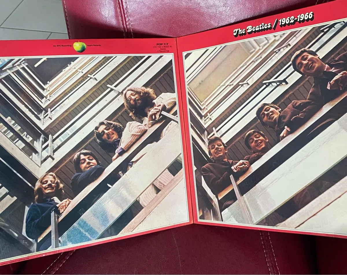 Vintage Vinyls- The Beatles - Image 1