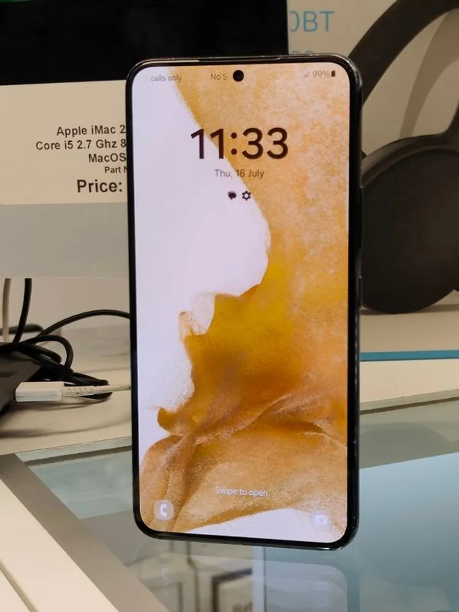 Samsung Galaxy S22 128GB Dual Sim Unlocked, Black / Excellent - Image 2