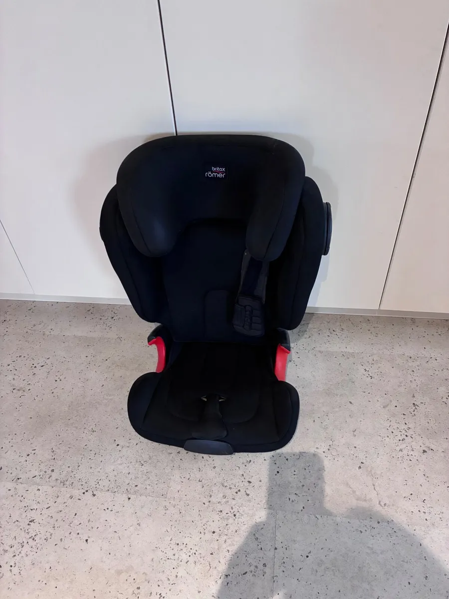 Britax Romer isofix carseat - Image 1