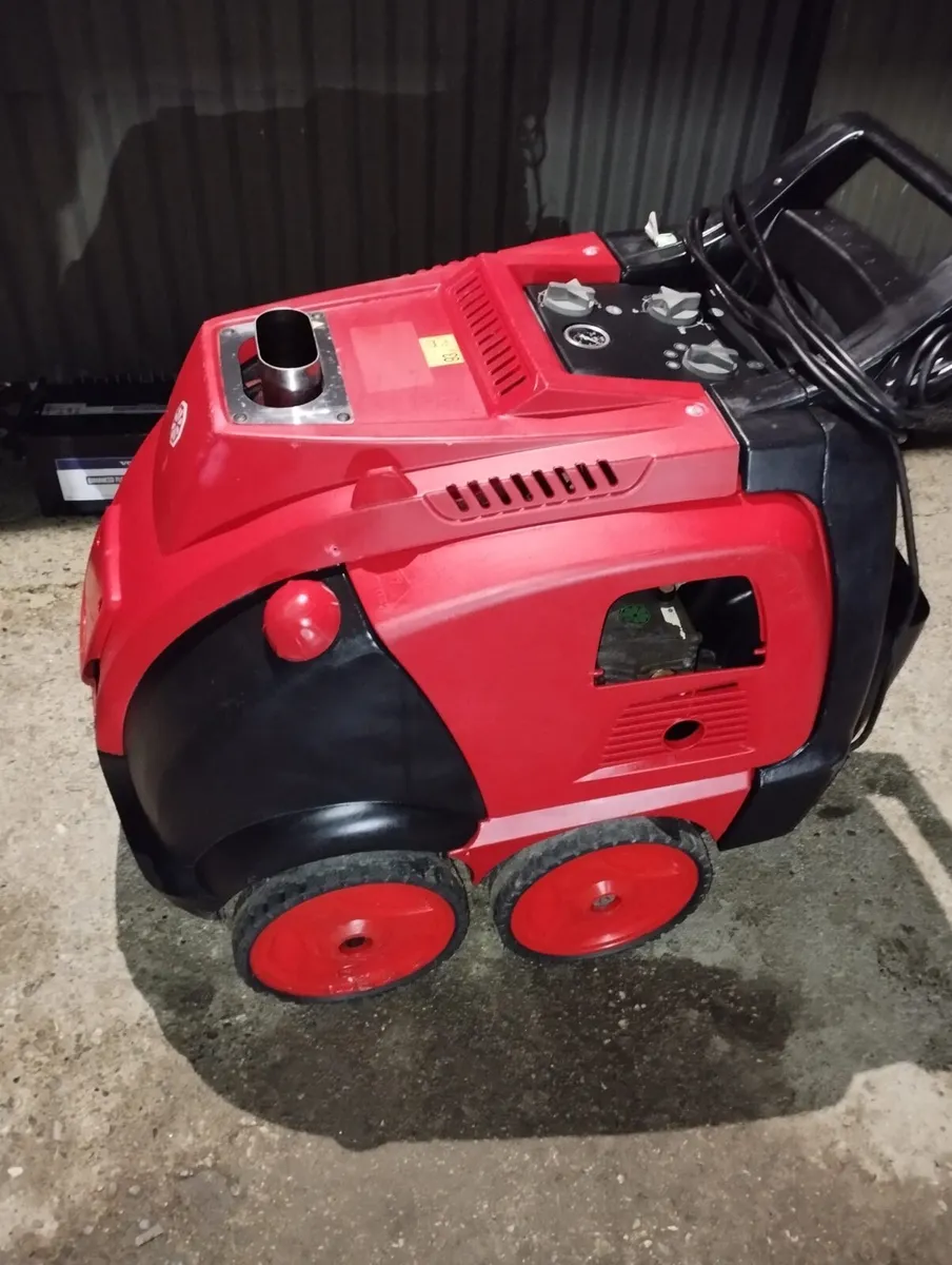 Portotecnica 220V hot and cold washer - Image 1