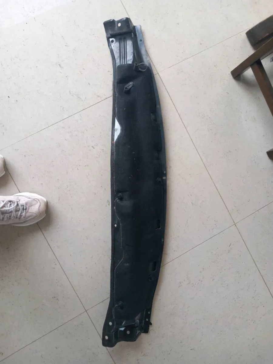 Windscreen wiper panel - Image 2