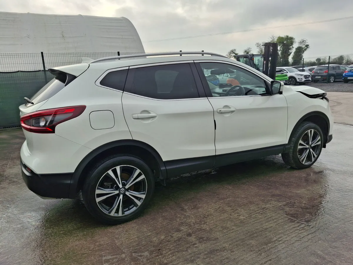 2018 Nissan Qashqai  1.2 Petrol - Image 4