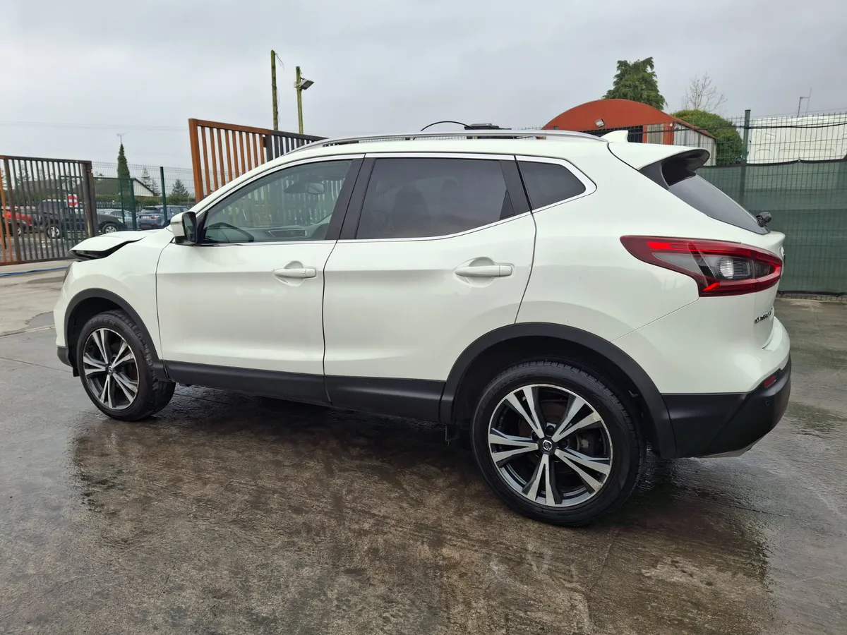 2018 Nissan Qashqai  1.2 Petrol - Image 3