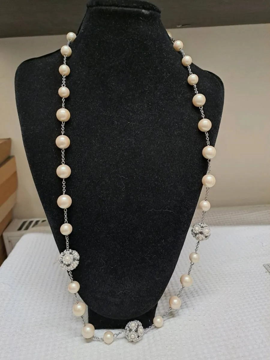 Long Pearl Style Necklace - Image 1