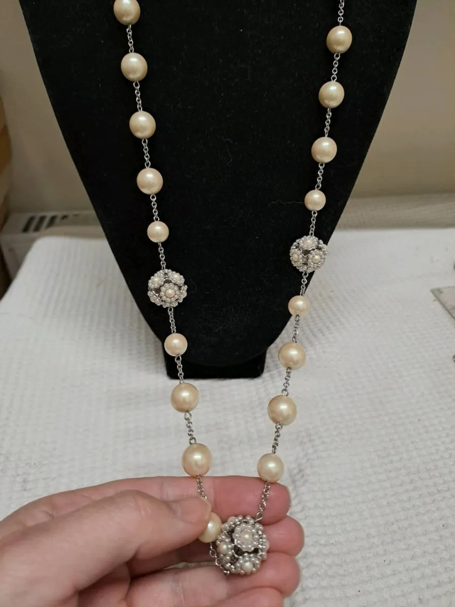 Long Pearl Style Necklace - Image 2