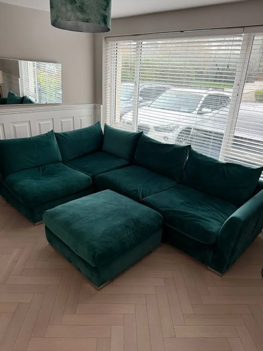 4 seater right corner sofa (Arnotts) - Image 2