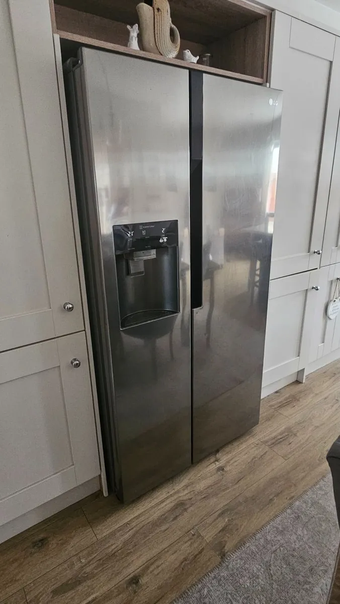 American Lg fridge freezer - Image 1