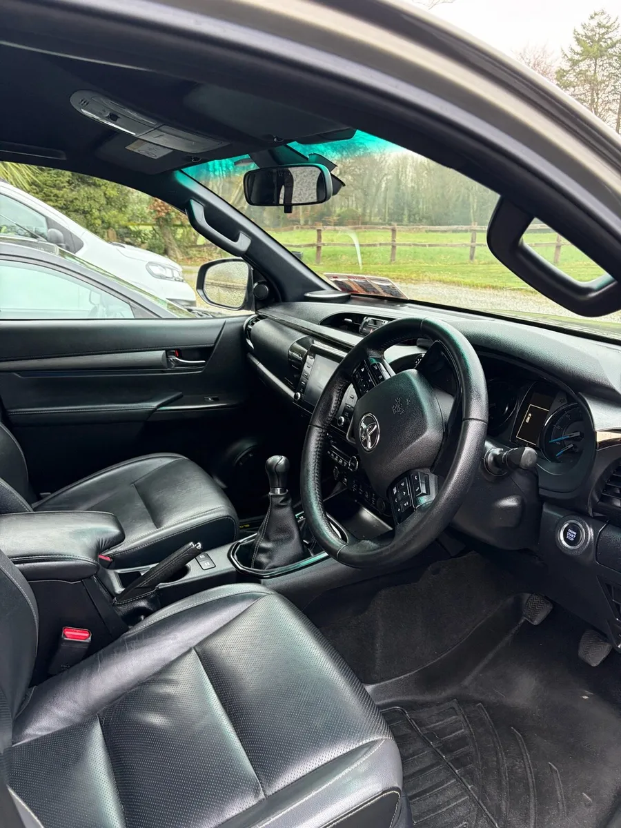 Toyota Hilux - Image 3