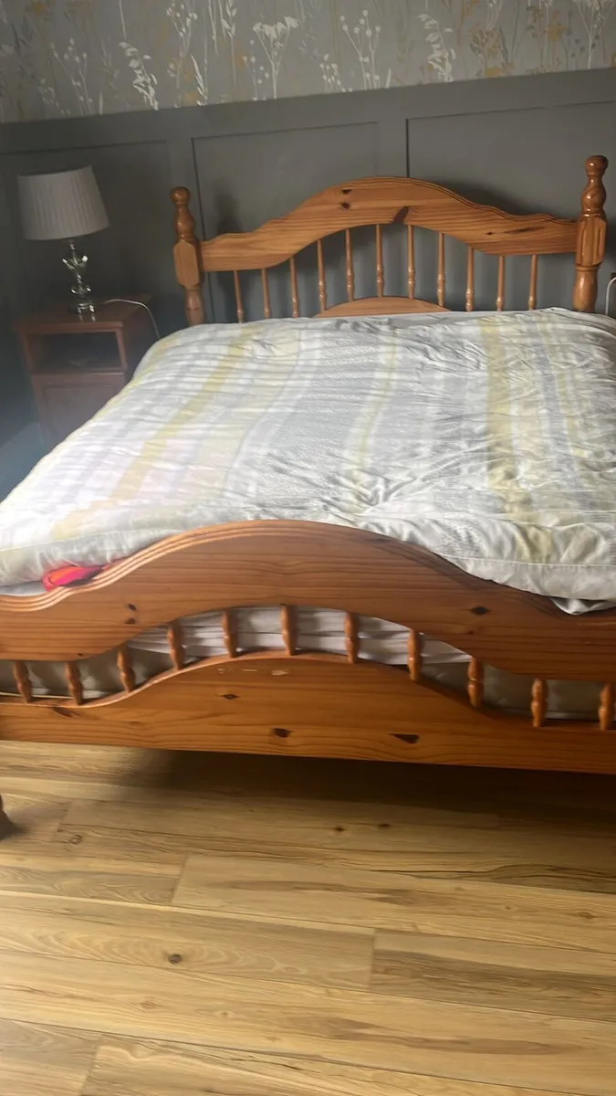 Bedroom set - Image 1