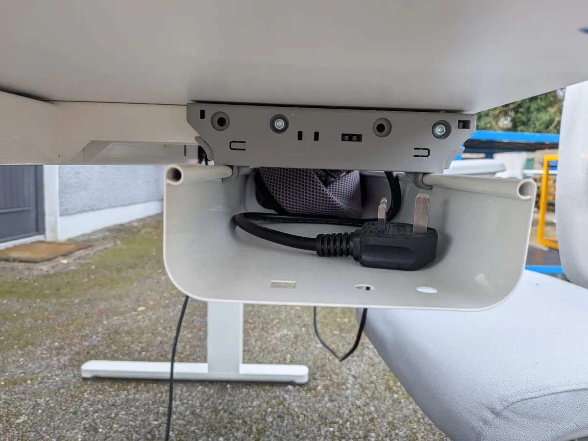 Sit/Stand electric desk and chair - Image 2