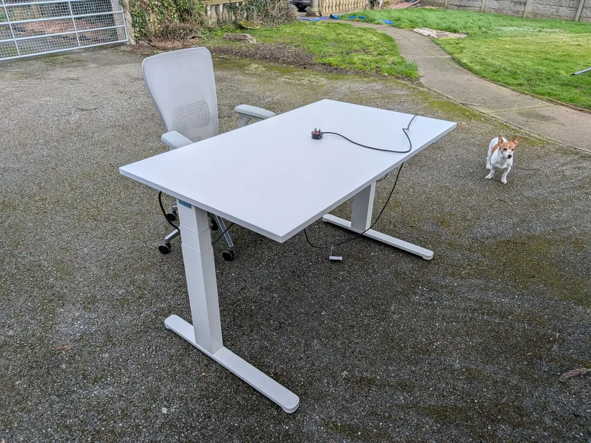 Sit/Stand electric desk and chair - Image 1