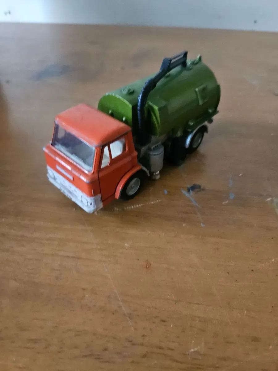 Dinky 1970's Ford Model D Road Sweeper - Image 1