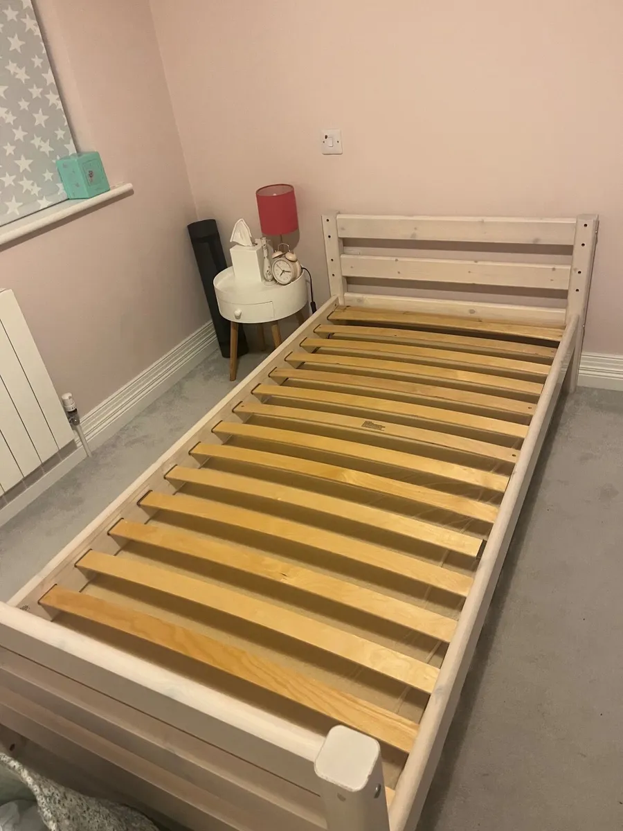 Flexa single bed with pull out bed - Image 1