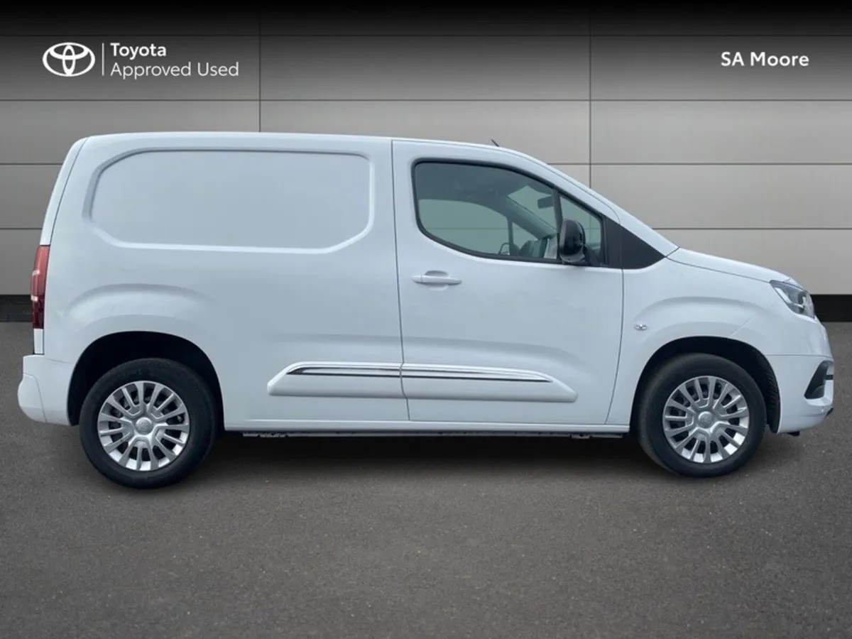Toyota Proace City 1.5 GX SWB 1000KG 3DR - Image 3