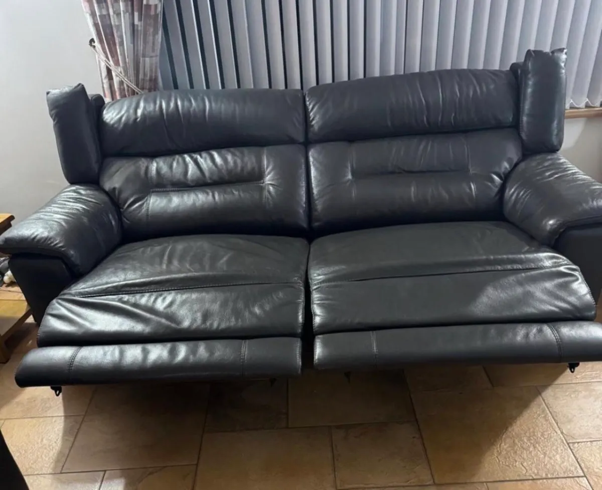 Electric Recliner 3 seater sofa - Image 4