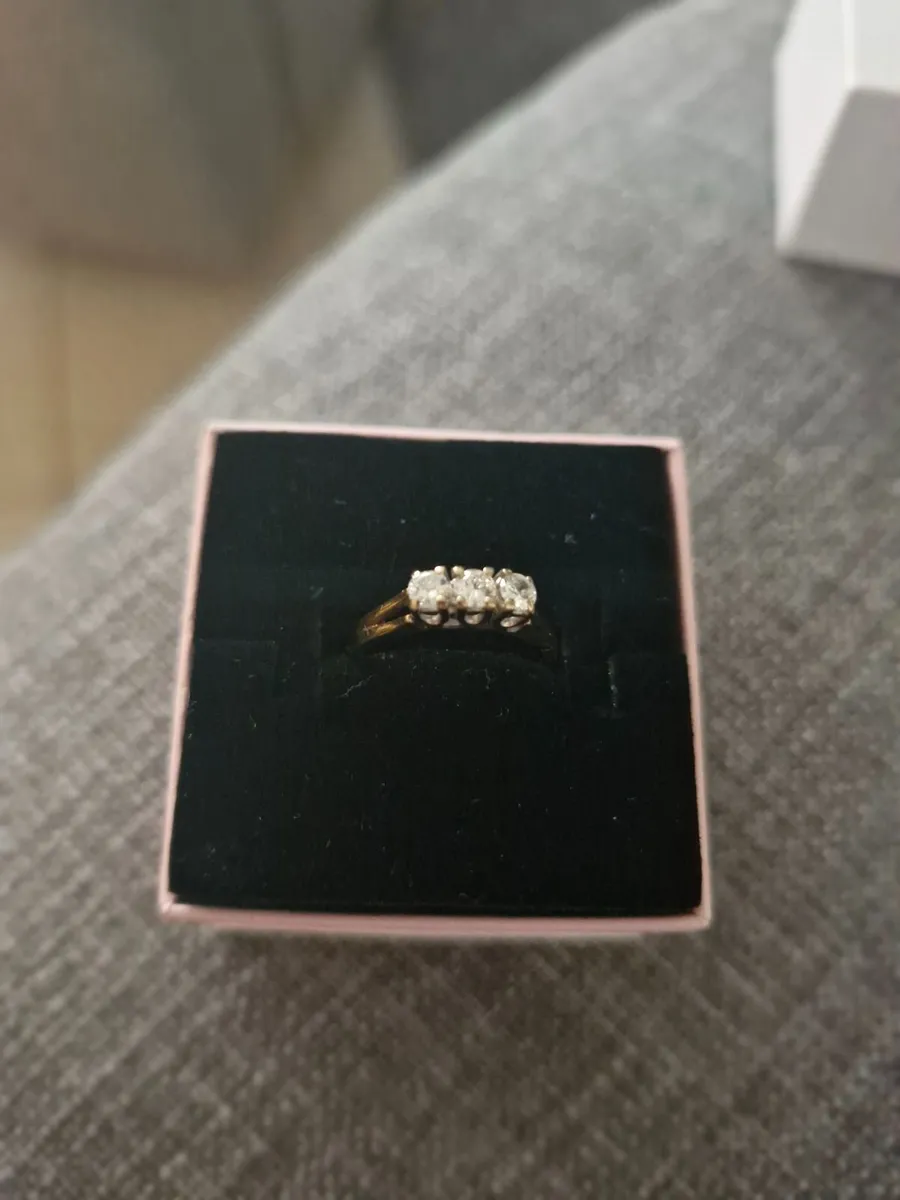 Engagement ring - Image 3