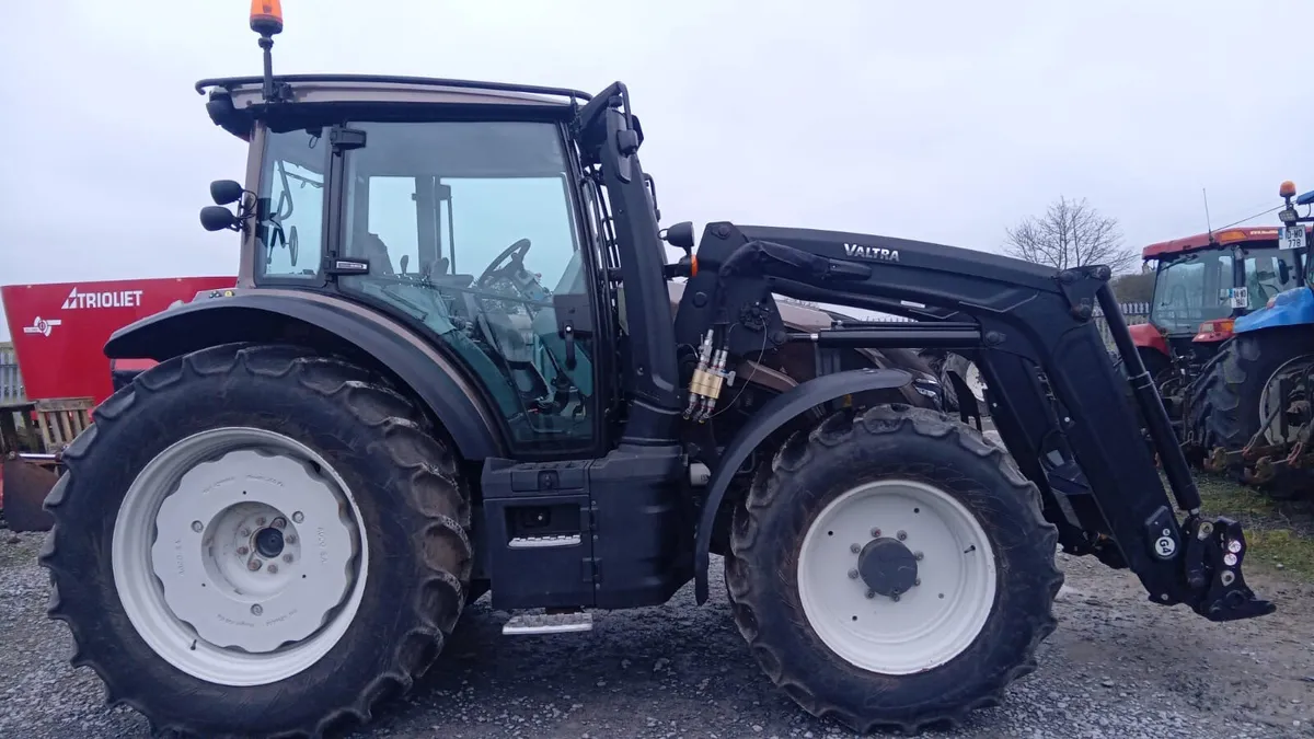 Valtra G125 - Image 2