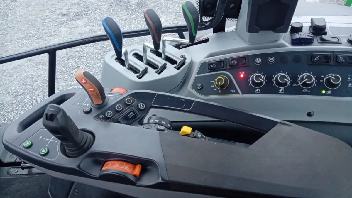 Valtra G125 - Image 3