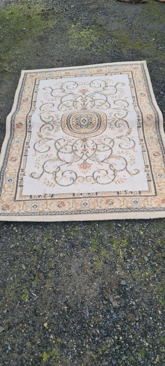 Quality Rug 120cm x 70cm Crossley Stain resistant - Image 1