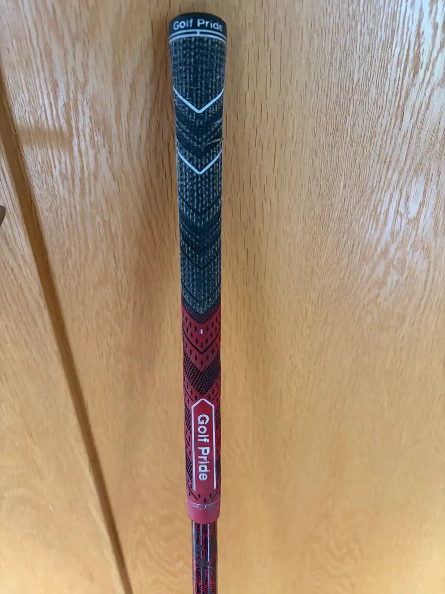 Ping G410 plus left handed driver. 10.5 degrees - Image 3