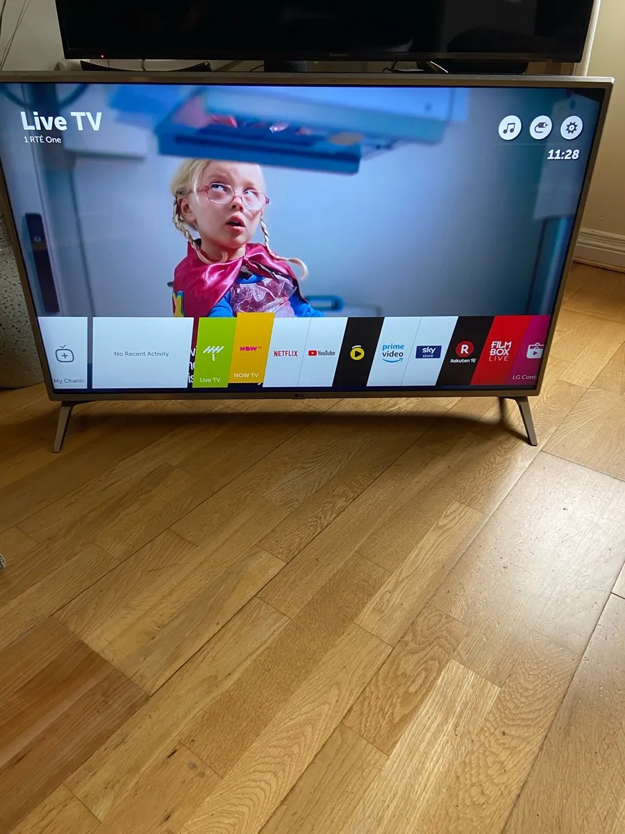 43 inch. LG. Smart TV. With. Remote - Image 1