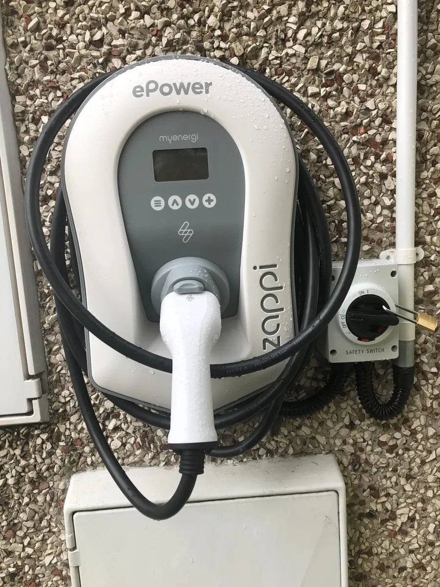 Car Charger - Image 1