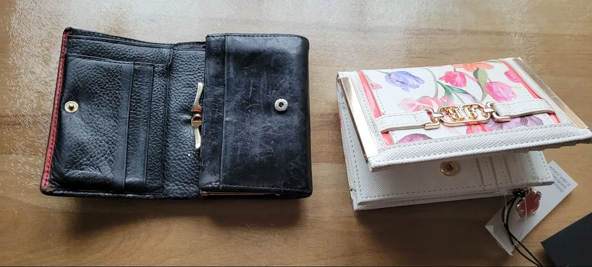 Ladies wallets - Image 1