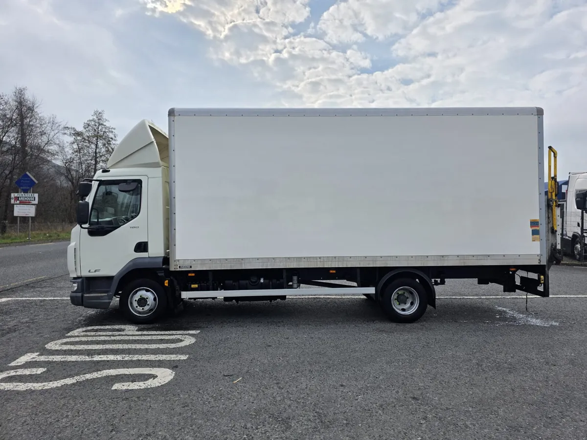 2021 DAF LF 180 7.5 Ton with 20ft GRP box - Image 4