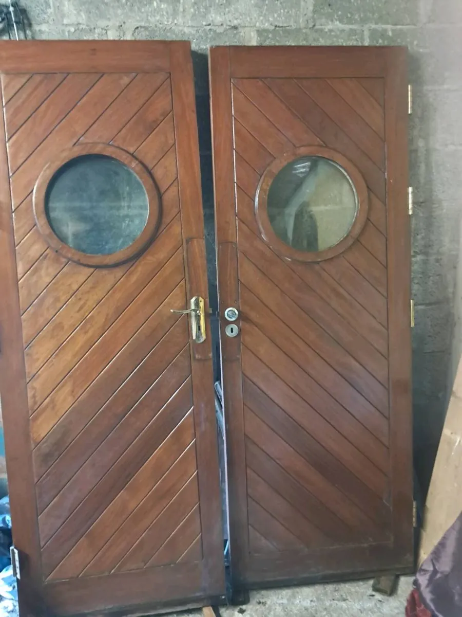 2 heavy teak doors - Image 4