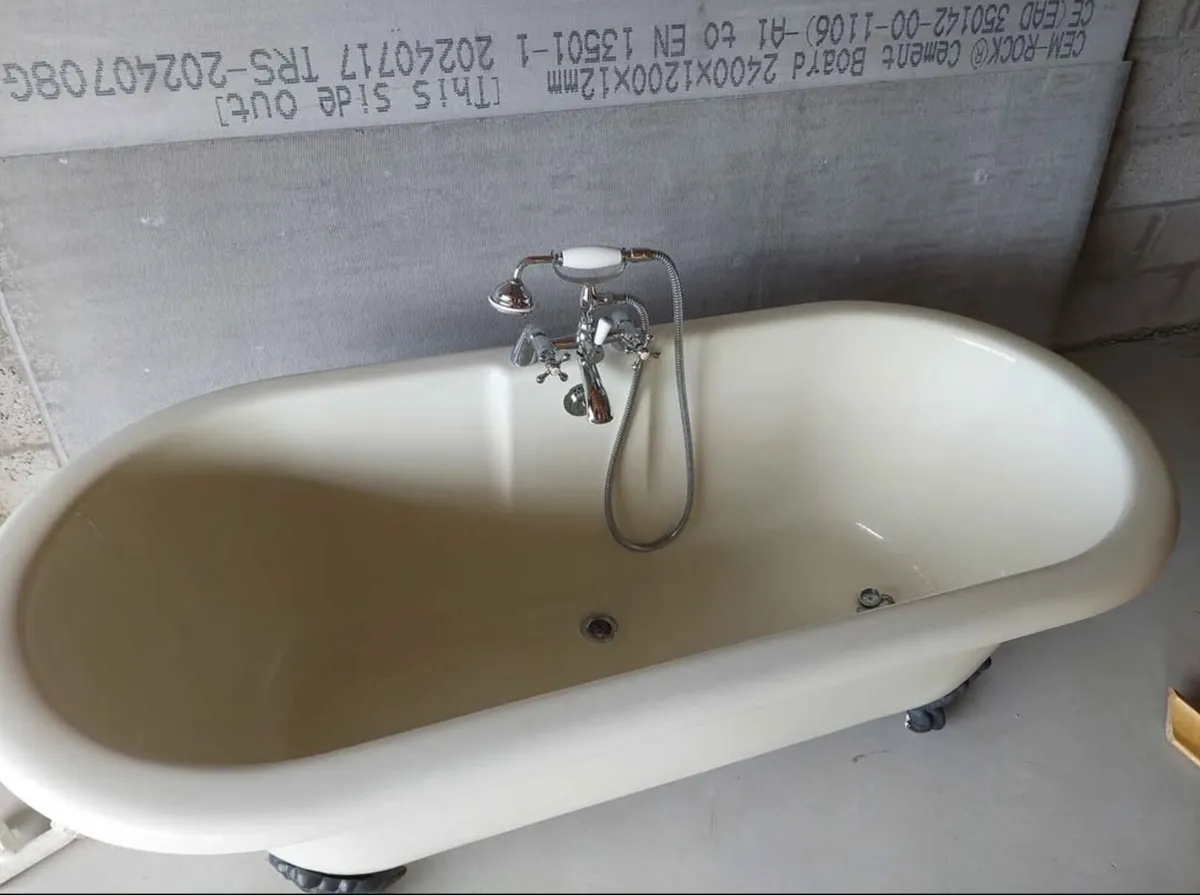 Freestanding bath - Image 2