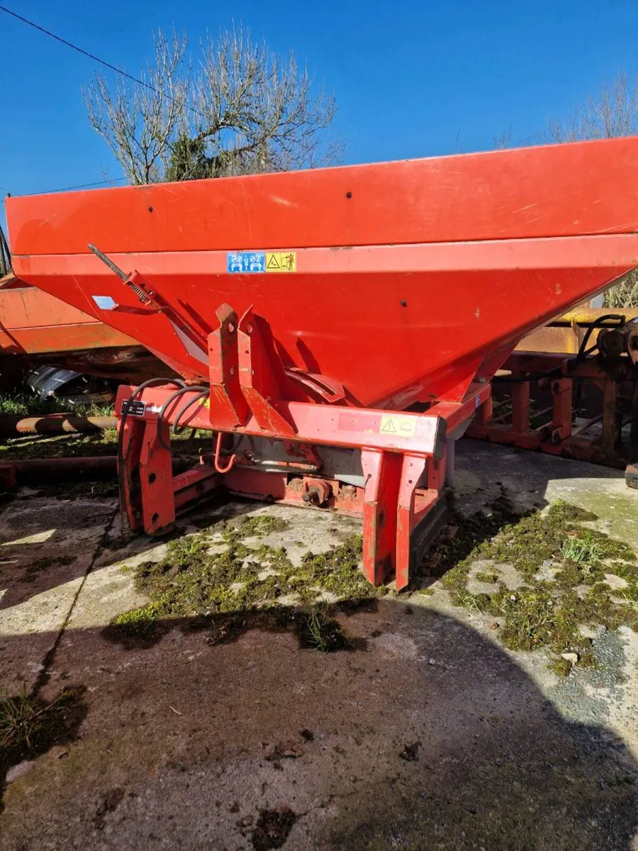 Fertiliser spreader - Image 3