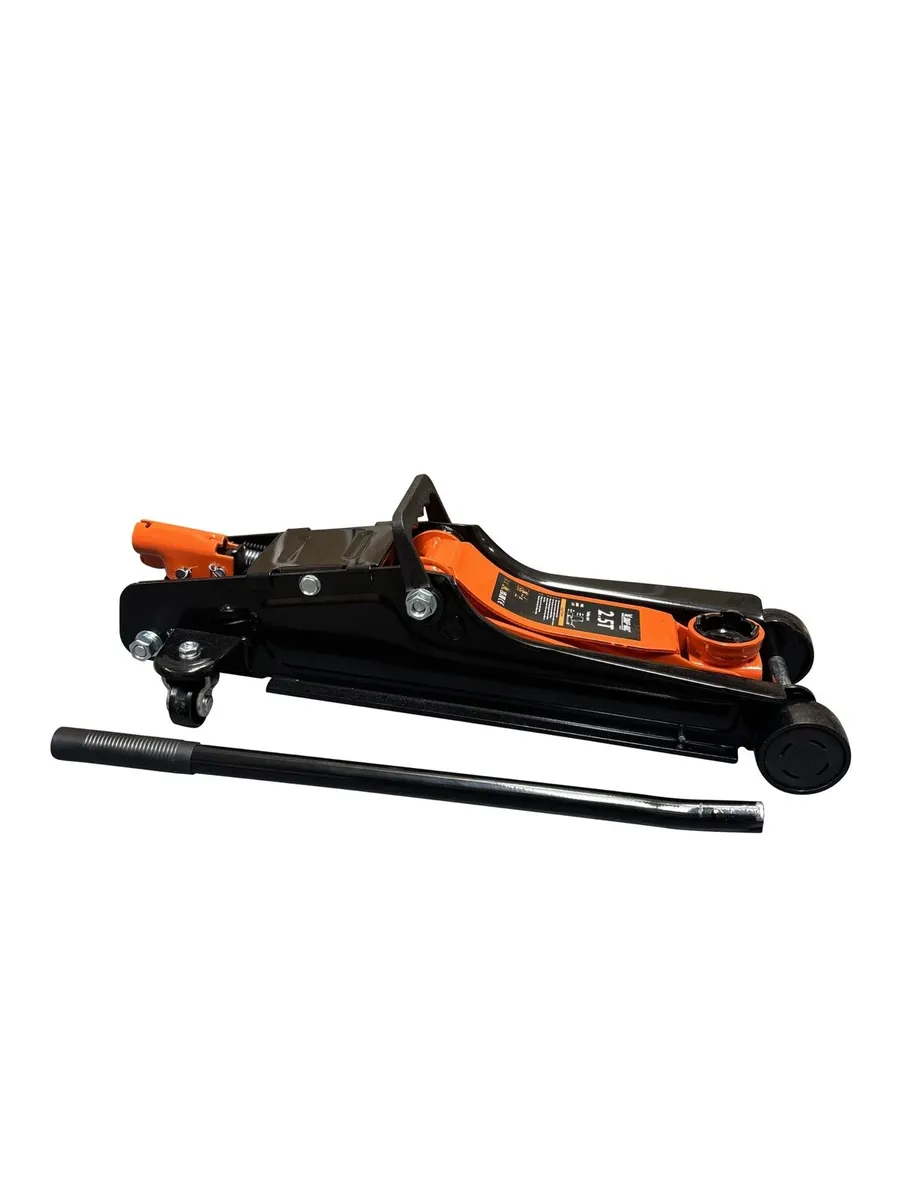 Brand new 2.5ton LOW PROFILE TROLLEY JACK - Image 1