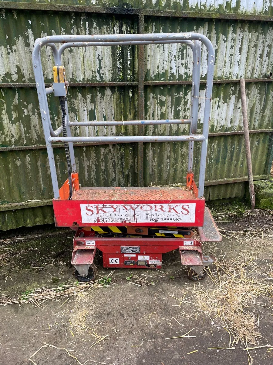 Scissors lift - Image 1