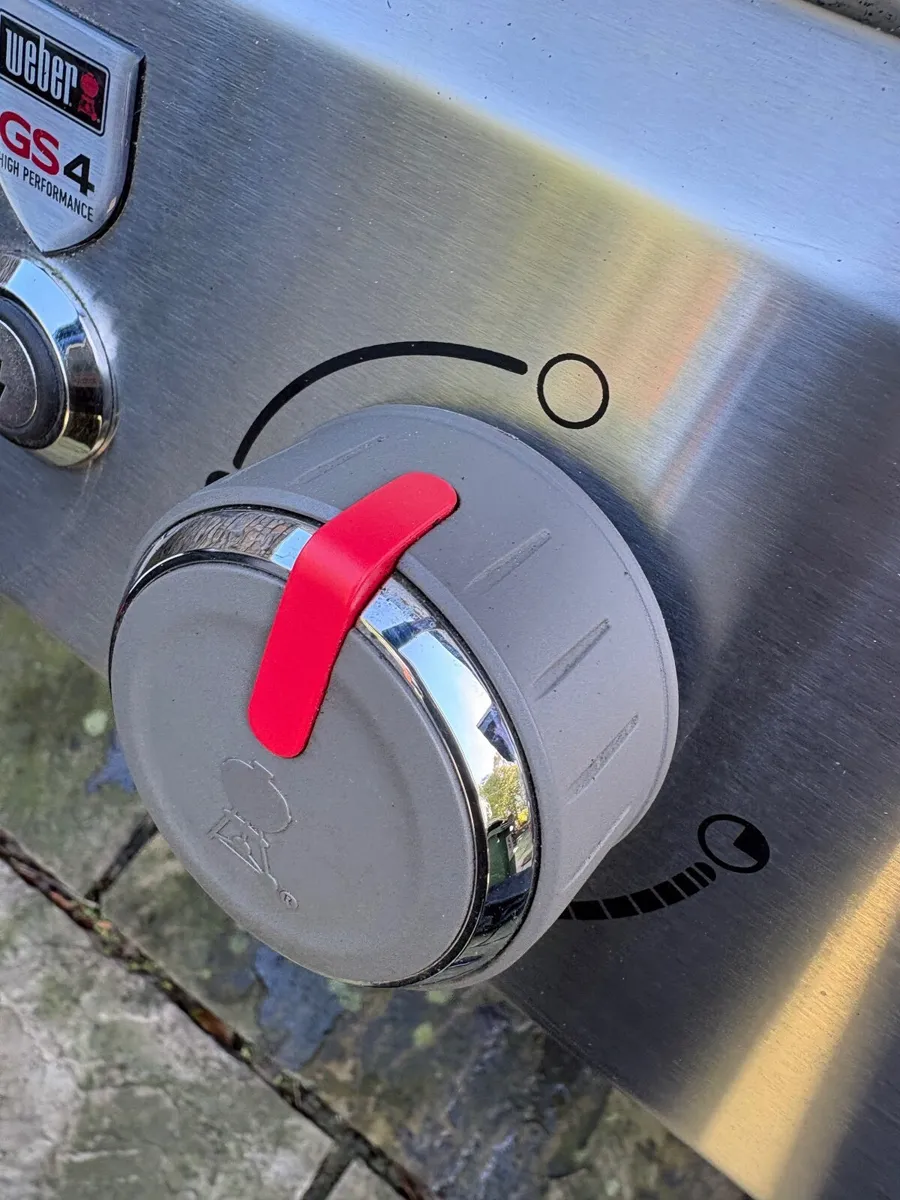 Weber Genesis 11 BBQ - excellent condition - Image 2