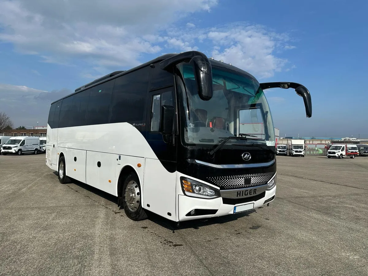 242 Higer Super 9 41 + Guide - Image 3